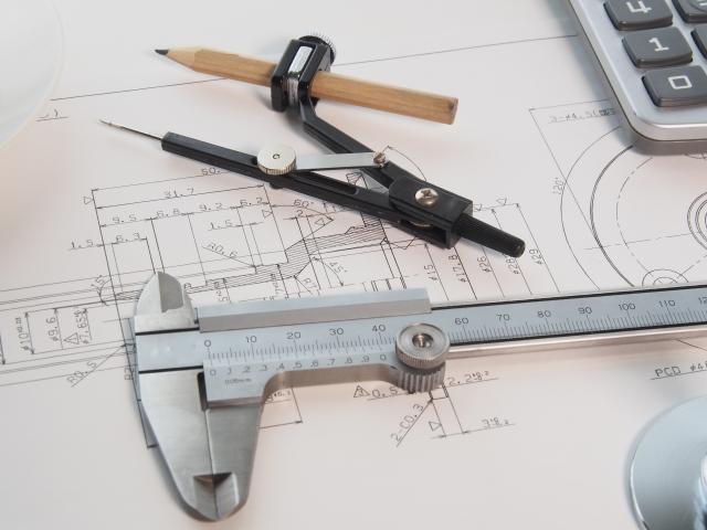 【平日休み/昇給有/日勤】大手工場内部材のチェック作業（長期）